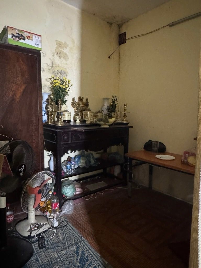 Bán nhà Quốc Tử Giám - diện tích 43.2m2 3 tầng - gần ô tô - giá 8,7 tỷ