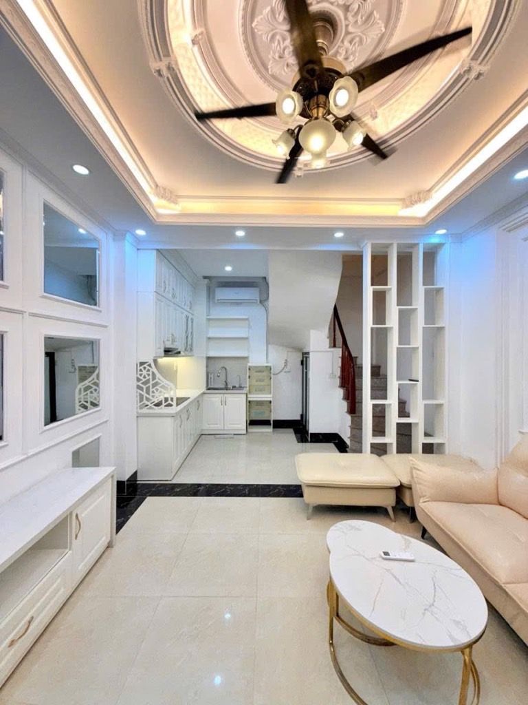 Bán nhà Pháo Đài Láng - diện tích 31m2 5 tầng - Ngõ thông kinh doanh - giá 9,9 tỷ