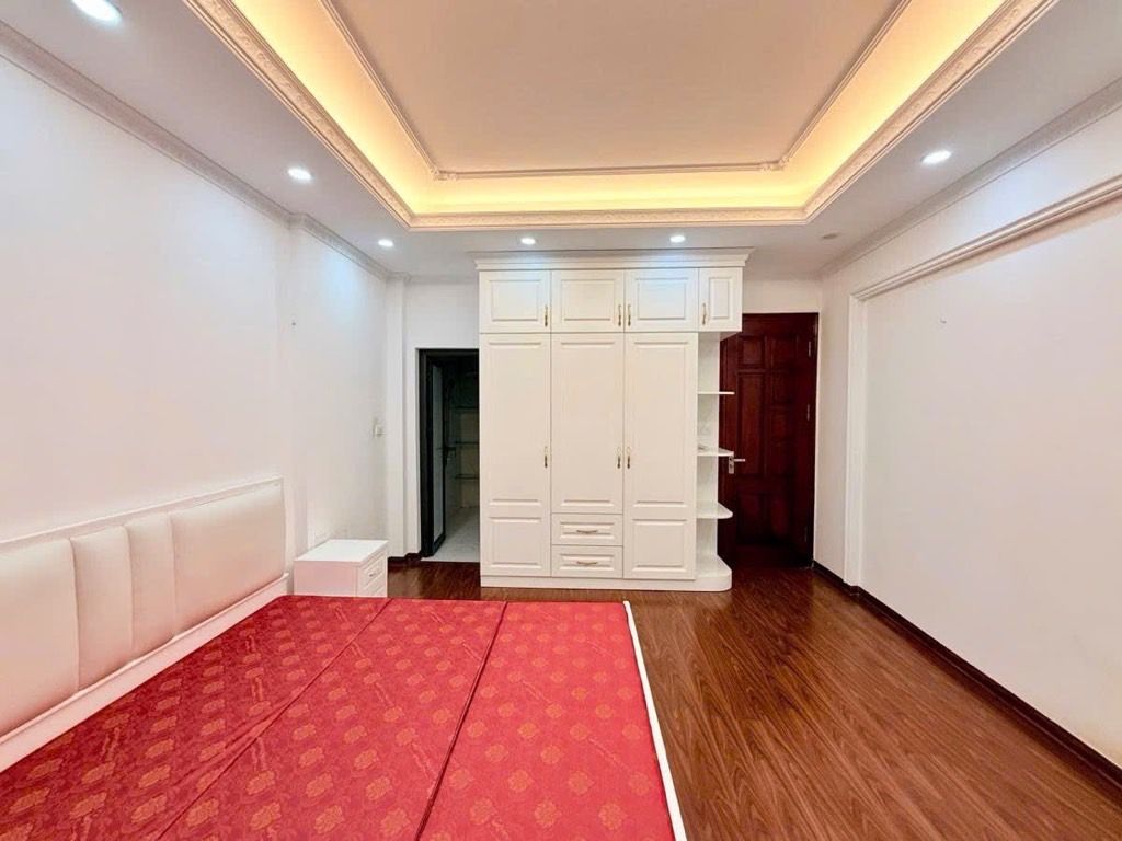 Bán nhà Pháo Đài Láng - diện tích 31m2 5 tầng - Ngõ thông kinh doanh - giá 9,9 tỷ