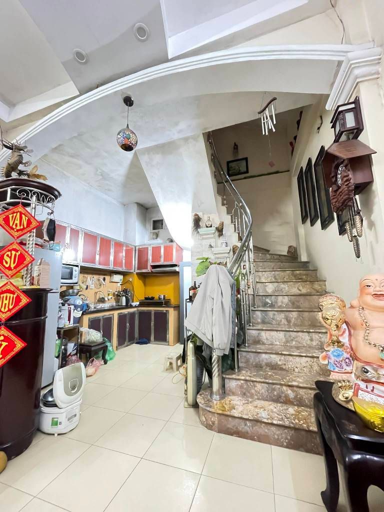 Bán nhà Minh Khai - diện tích 40m2 5 tầng - gần ô tô - giá 9,9 tỷ