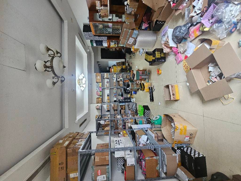 Bán nhà Nguyễn Trãi - diện tích 130m2 5 tầng - View bể bơi - giá 18,1 tỷ