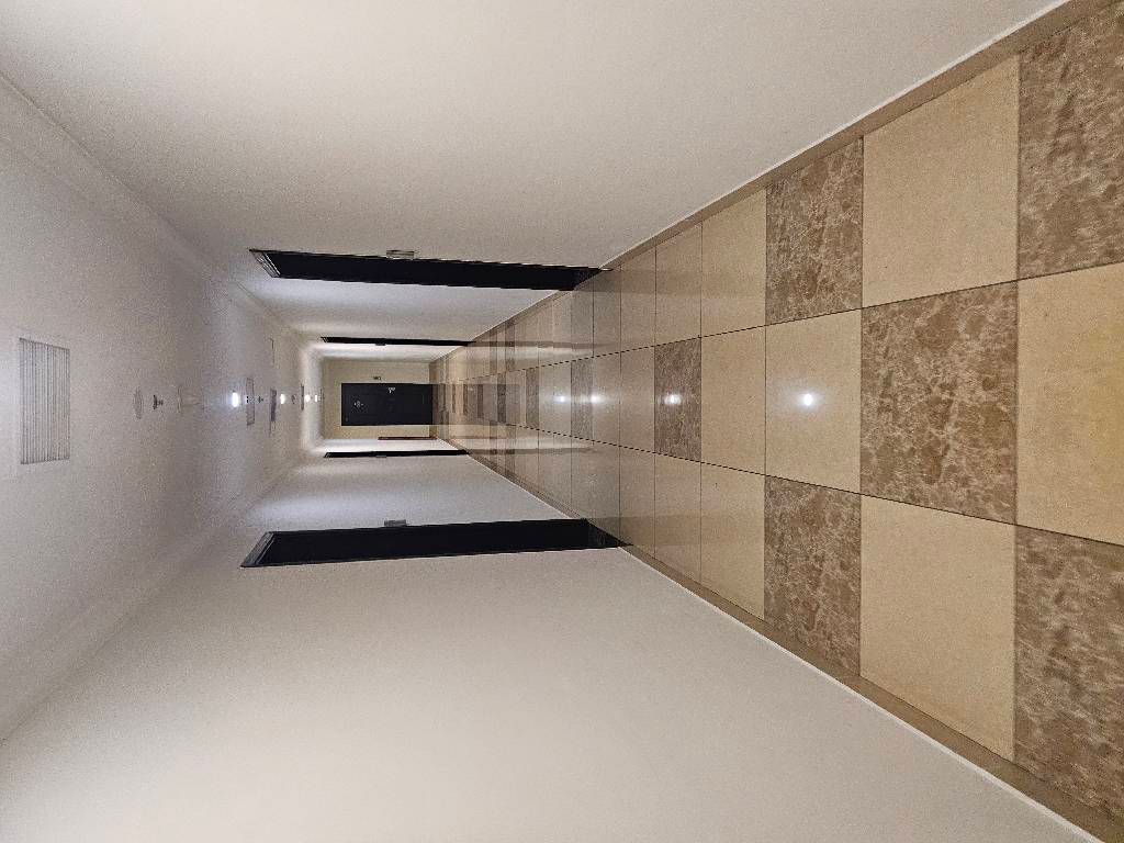 Bán nhà Nguyễn Trãi - diện tích 130m2 5 tầng - View bể bơi - giá 18,1 tỷ