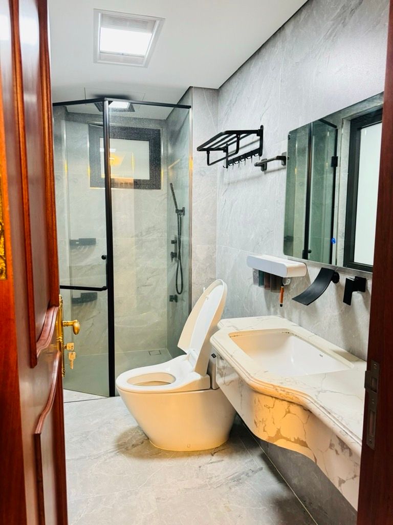 Bán nhà Tôn Đức Thắng - diện tích 35m2 5 tầng - Lô góc 3 mặt thoáng - giá 21,5 tỷ