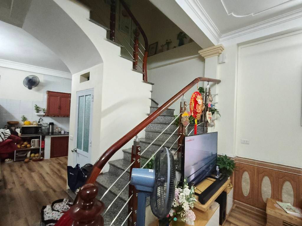 Bán nhà Thúy Lĩnh - diện tích 35,6m2 4 tầng - Ô TÔ ĐỖ CỔNG - giá 6,5 tỷ