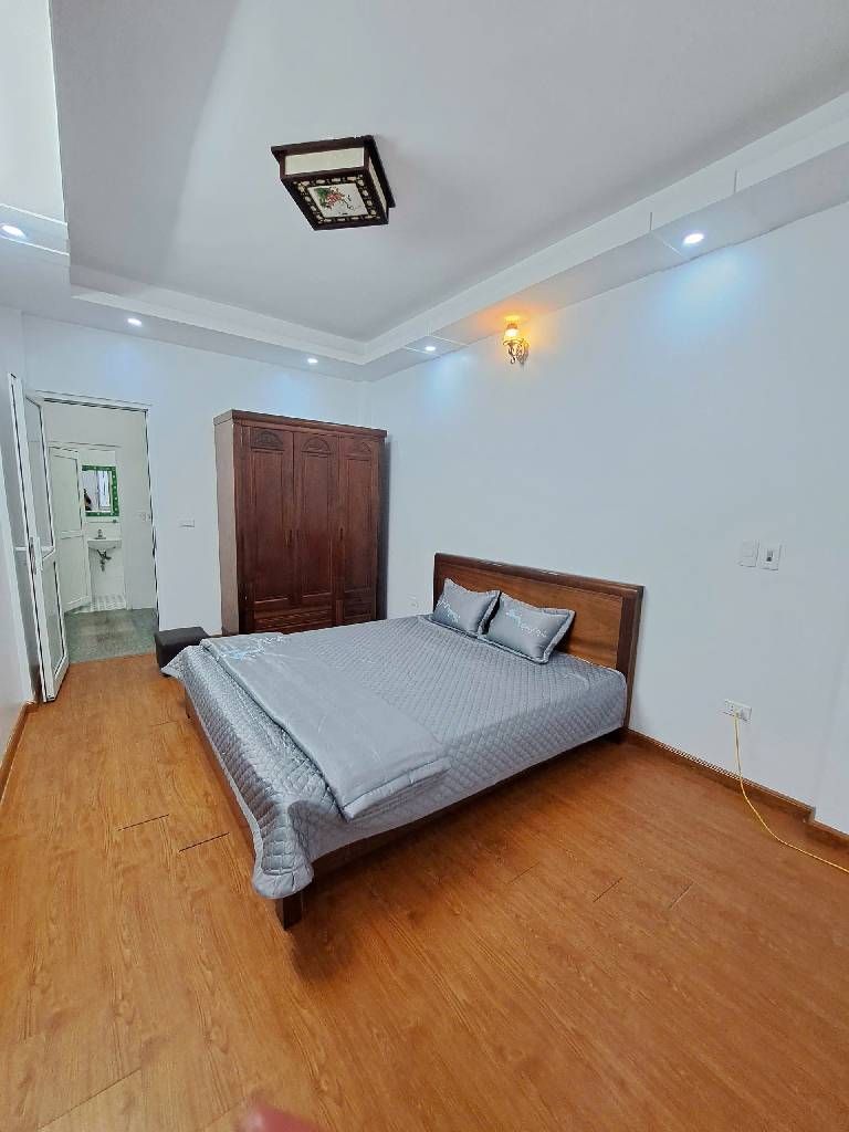 Bán nhà Thanh Đàm - diện tích 38m2 5 tầng - Ô tô đỗ cổng - giá 7,5 tỷ