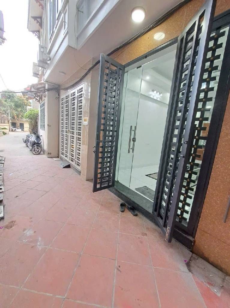 Bán nhà Thanh Đàm - diện tích 38m2 5 tầng - Ô tô đỗ cổng - giá 7,5 tỷ