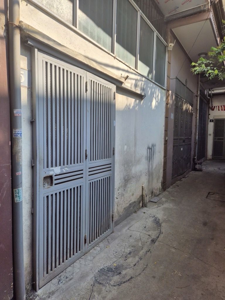 Bán nhà Định Công - diện tích 40m2 3 tầng - Gần ô tô - giá 8,6 tỷ