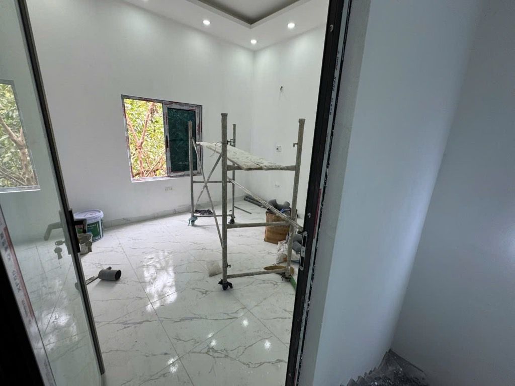 Bán nhà Tân Khai - diện tích 37m2 2 tầng - Nhà mới kính cong, hàng xóm Time City - giá 3 tỷ