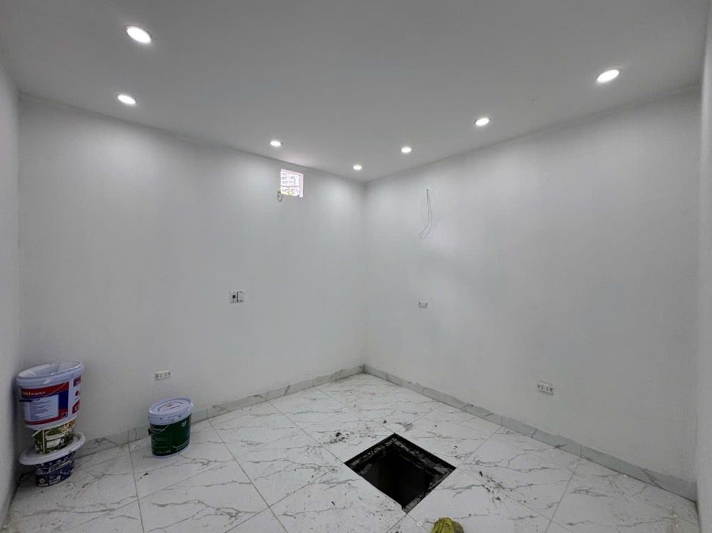 Bán nhà Tân Khai - diện tích 37m2 2 tầng - Nhà mới kính cong, hàng xóm Time City - giá 3 tỷ