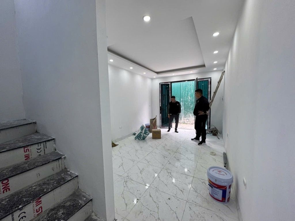 Bán nhà Tân Khai - diện tích 37m2 2 tầng - Nhà mới kính cong, hàng xóm Time City - giá 3 tỷ