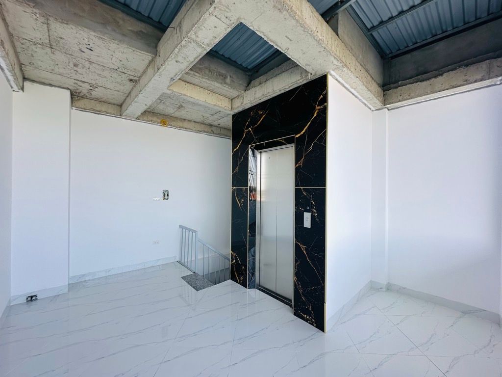 Bán nhà Thúy Lĩnh - diện tích 30m2 6 tầng - ô tô tránh - giá 7,4 tỷ