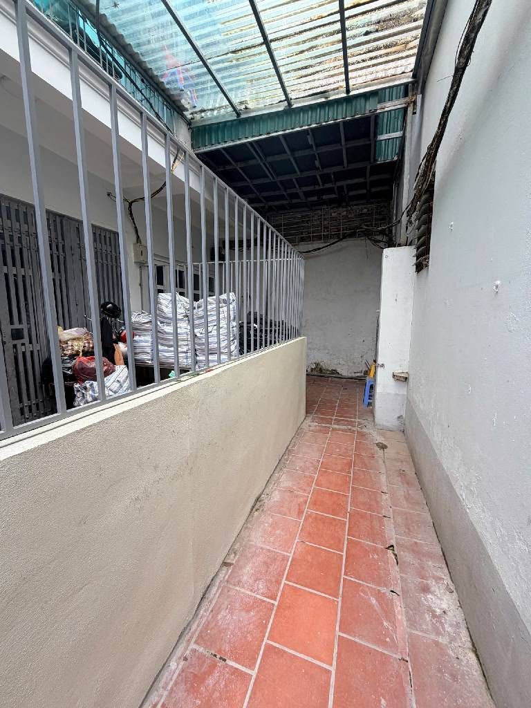 Bán nhà Tân Mai - diện tích 44m2 2 tầng - Nhà phân lô, ô tô - giá 4,5 tỷ