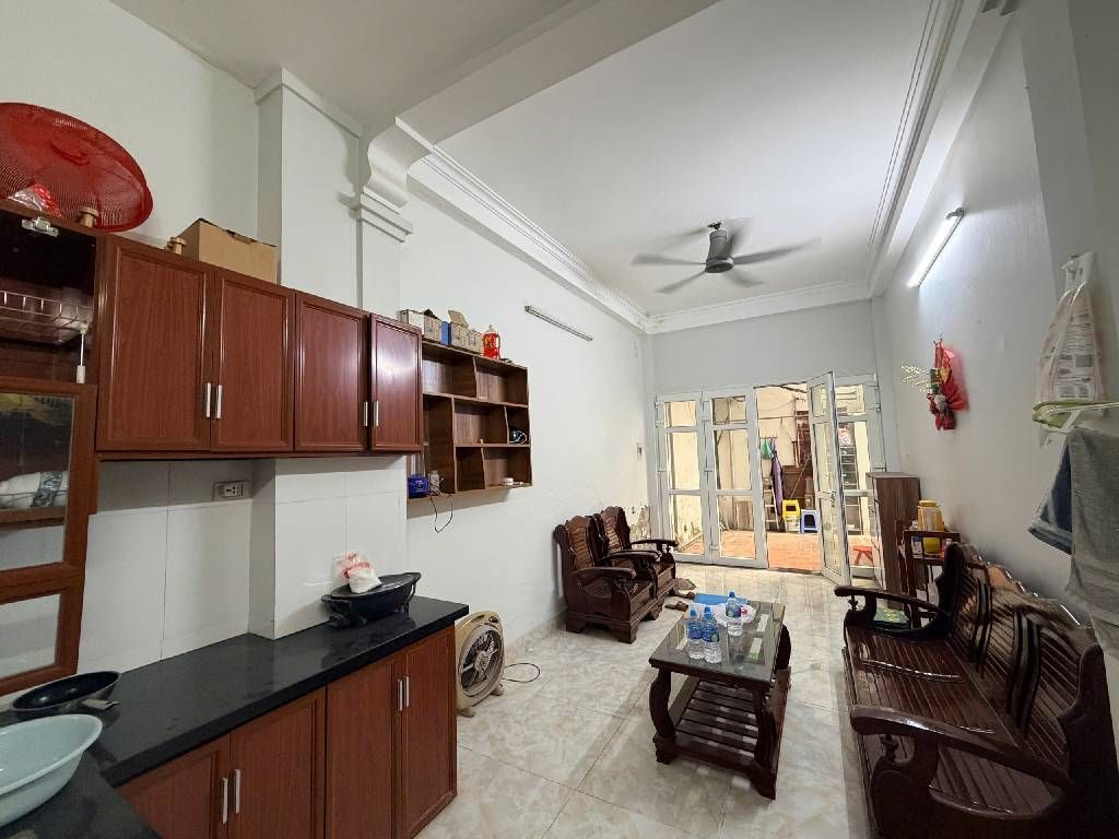 Bán nhà Tân Mai - diện tích 44m2 2 tầng - Nhà phân lô, ô tô - giá 4,5 tỷ