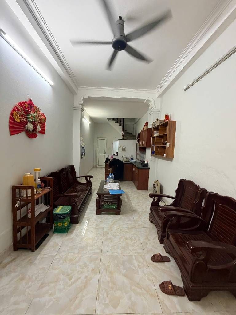 Bán nhà Tân Mai - diện tích 44m2 2 tầng - Nhà phân lô, ô tô - giá 4,5 tỷ