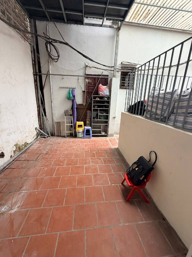 Bán nhà Tân Mai - diện tích 44m2 2 tầng - Nhà phân lô, ô tô - giá 4,5 tỷ