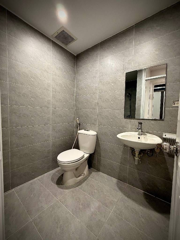 Bán nhà Lê Văn Lương - diện tích 107m2 17 tầng - Căn hộ full nội thất - giá 10,5 tỷ