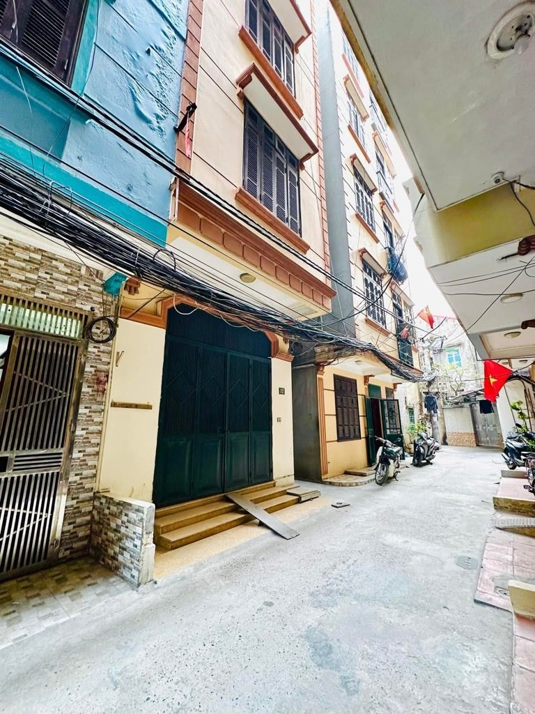 Bán nhà Chùa Bộc - diện tích 24.1m2 5 tầng - Phân lô, 2 mặt thoáng - giá 8,5 tỷ