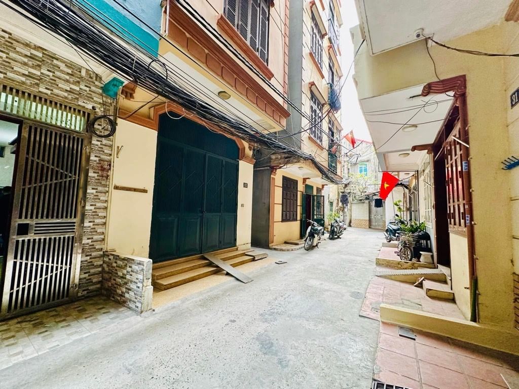 Bán nhà Chùa Bộc - diện tích 24.1m2 5 tầng - Phân lô, 2 mặt thoáng - giá 8,5 tỷ