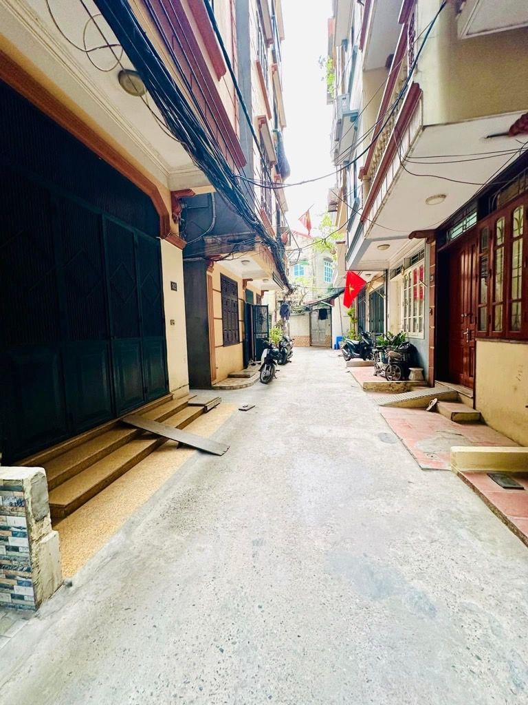 Bán nhà Chùa Bộc - diện tích 24.1m2 5 tầng - Phân lô, 2 mặt thoáng - giá 8,5 tỷ