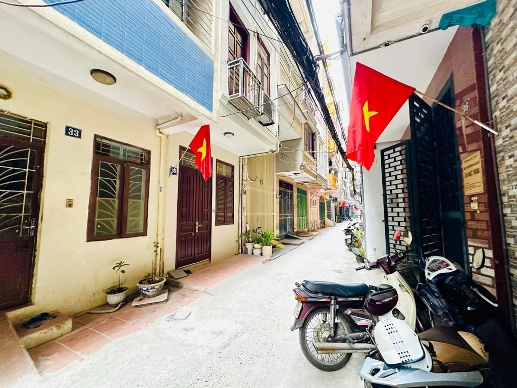 Bán nhà Chùa Bộc - diện tích 24.1m2 5 tầng - Phân lô, 2 mặt thoáng - giá 8,5 tỷ