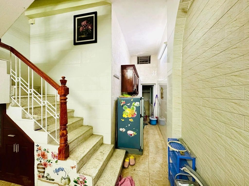 Bán nhà Chùa Bộc - diện tích 24.1m2 5 tầng - Phân lô, 2 mặt thoáng - giá 8,5 tỷ