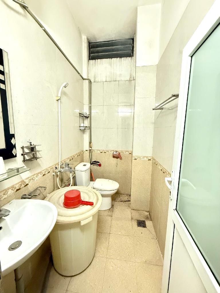 Bán nhà Chùa Bộc - diện tích 24.1m2 5 tầng - Phân lô, 2 mặt thoáng - giá 8,5 tỷ