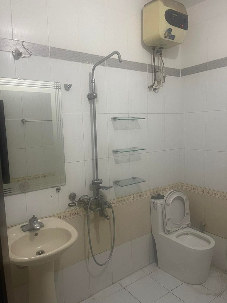 Bán nhà Cự Lộc - diện tích 22m2 5 tầng - gần ô tô - giá 8,2 tỷ