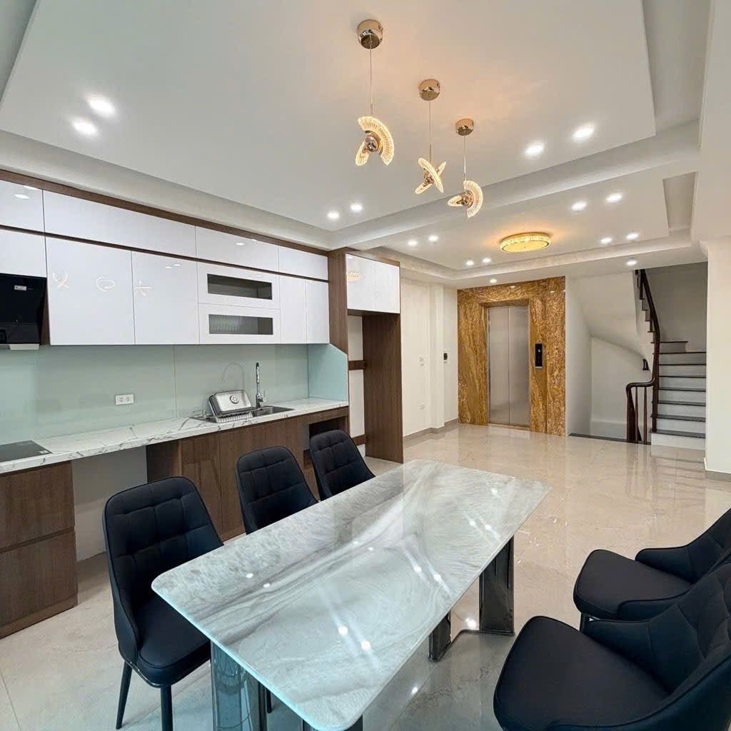 Bán nhà Cù Chính Lan - diện tích 37m2 8 tầng - ÔTÔ QUA NHÀ - giá 18,8 tỷ