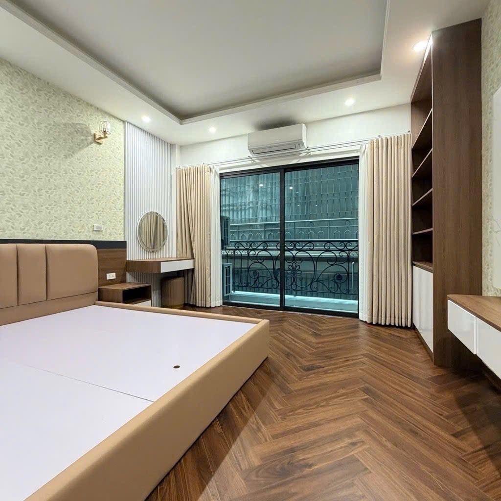 Bán nhà Cù Chính Lan - diện tích 37m2 8 tầng - ÔTÔ QUA NHÀ - giá 18,8 tỷ