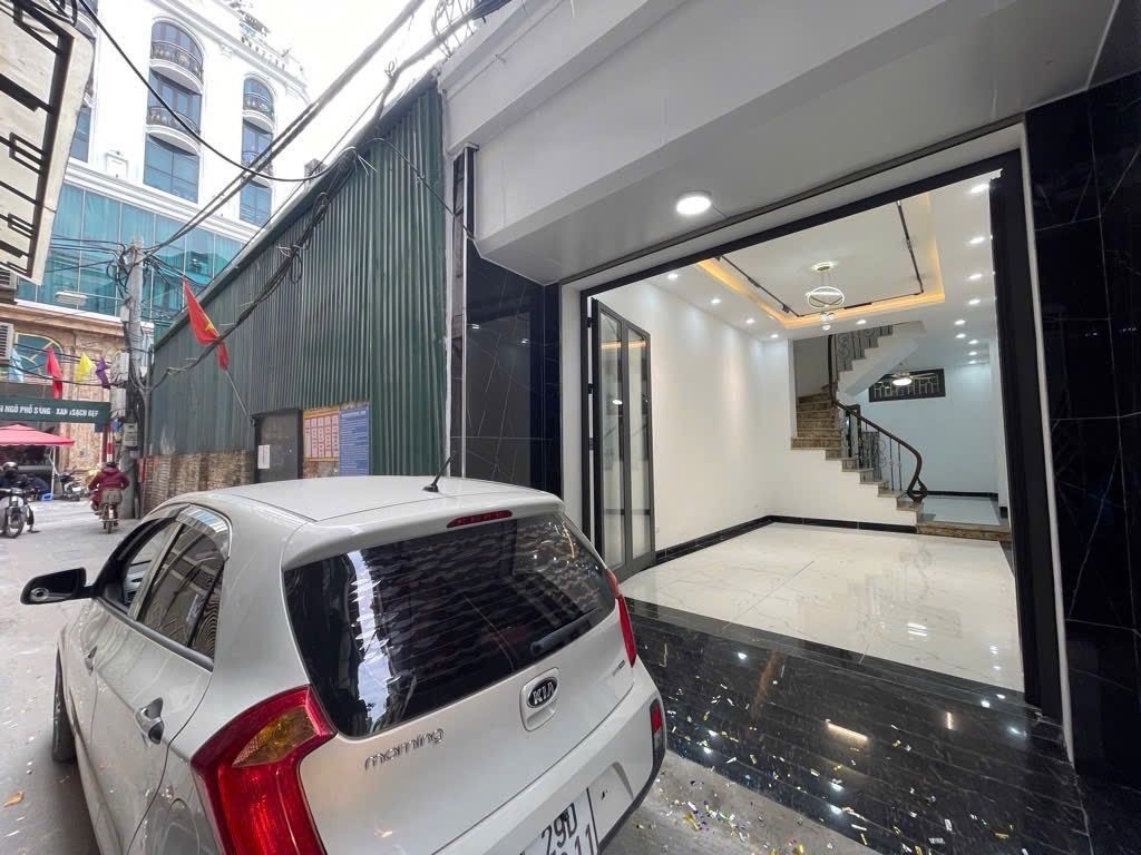 Bán nhà Tô Vĩnh Diện - diện tích 43,1m2 4 tầng - ÔTÔ VÀO NHÀ - giá 15,6 tỷ