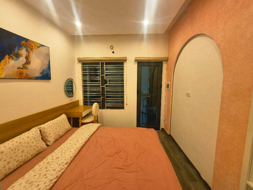 Bán nhà Nguyễn Công Trứ - diện tích 12m2 2 tầng - Nhà đẹp long lanh - giá 4,25 tỷ