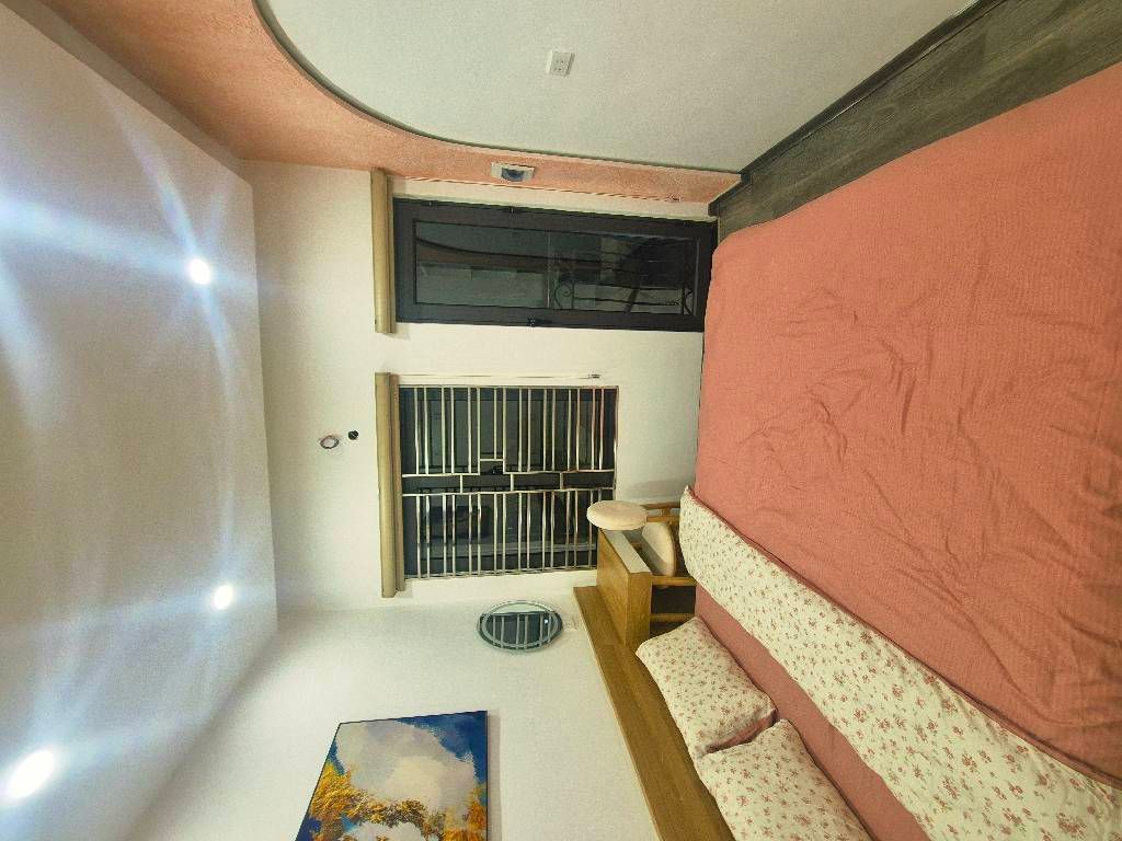 Bán nhà Nguyễn Công Trứ - diện tích 12m2 2 tầng - Nhà đẹp long lanh - giá 4,25 tỷ