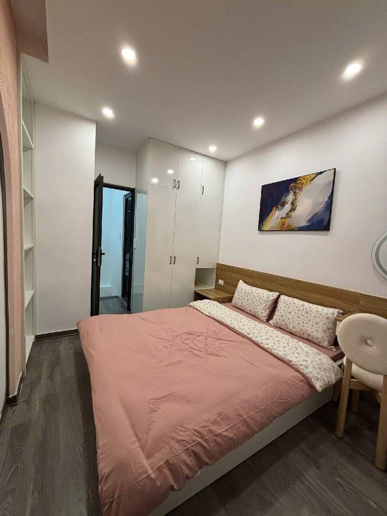 Bán nhà Nguyễn Công Trứ - diện tích 12m2 2 tầng - Nhà đẹp long lanh - giá 4,25 tỷ