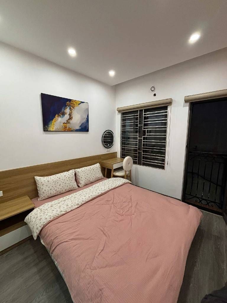 Bán nhà Nguyễn Công Trứ - diện tích 12m2 2 tầng - Nhà đẹp long lanh - giá 4,25 tỷ