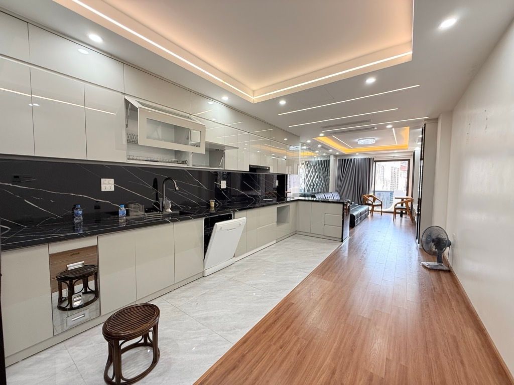 Bán nhà Tam Trinh - diện tích 60.9m2 6 tầng - Ô TÔ TRÁNH - giá 23,6 tỷ