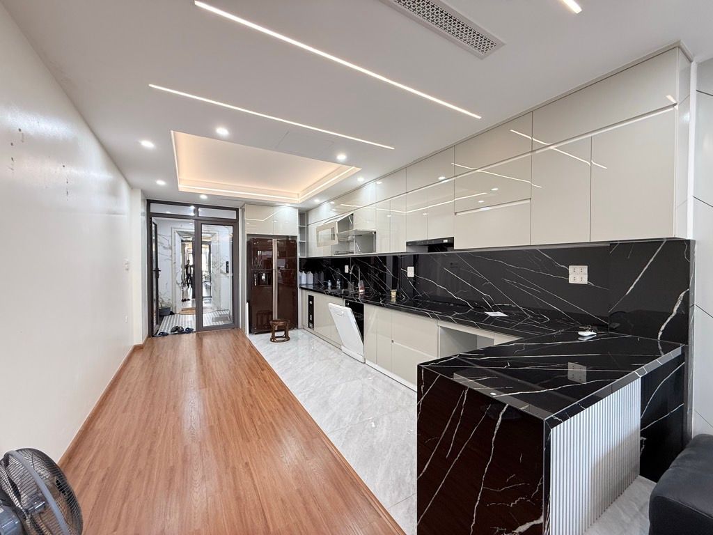 Bán nhà Tam Trinh - diện tích 60.9m2 6 tầng - Ô TÔ TRÁNH - giá 23,6 tỷ