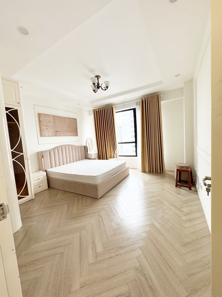 Bán nhà Times City - diện tích 94.2m2 24 tầng - Căn hộ đẹp, full nội thất - giá 12,8 tỷ