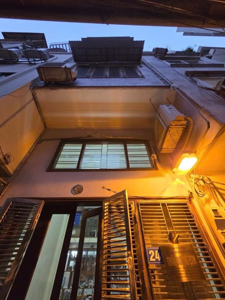 Bán nhà Phan Văn Trị - diện tích 27.5m2 5 tầng - Ngõ thông, 15m ra phố - giá 11 tỷ