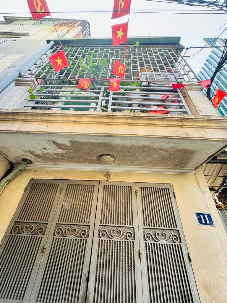 Bán nhà Nam Dư - diện tích 60.7m2 2 tầng - Nhà Đẹp Chưa Sổ - Mặt ngách thông - Lô góc thoáng sáng - giá 6,5 tỷ