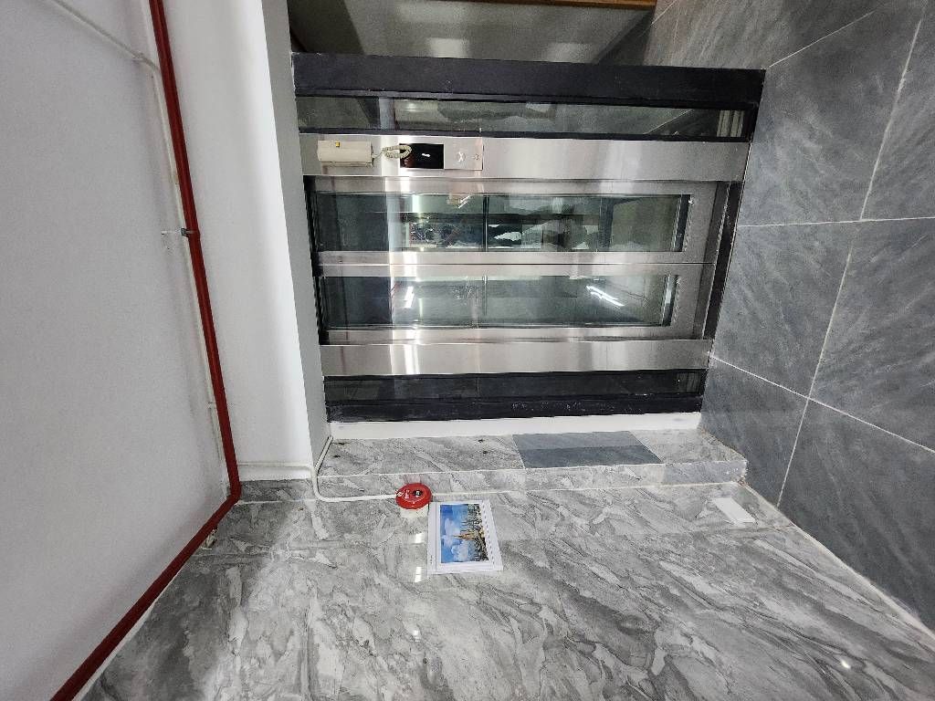 Bán nhà Bùi Xương Trạch - diện tích 83.2m2 7 tầng - Ô TÔ vào nhà - giá 21,5 tỷ