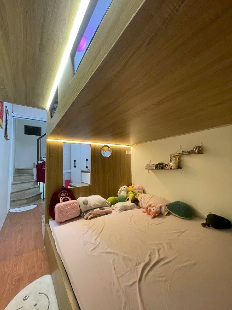 Bán nhà Lương Sử C - diện tích 17,4m2 4 tầng - Nhà đẹp full nội thất - giá 5,9 tỷ