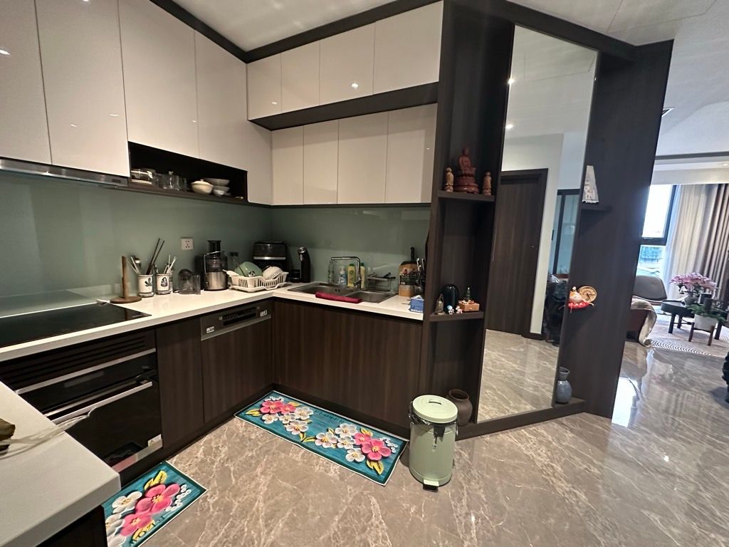 Bán nhà Nguyên Hồng - diện tích 57m2 1 tầng - Chung cư cao cấp The Gloria - giá 10,3 tỷ