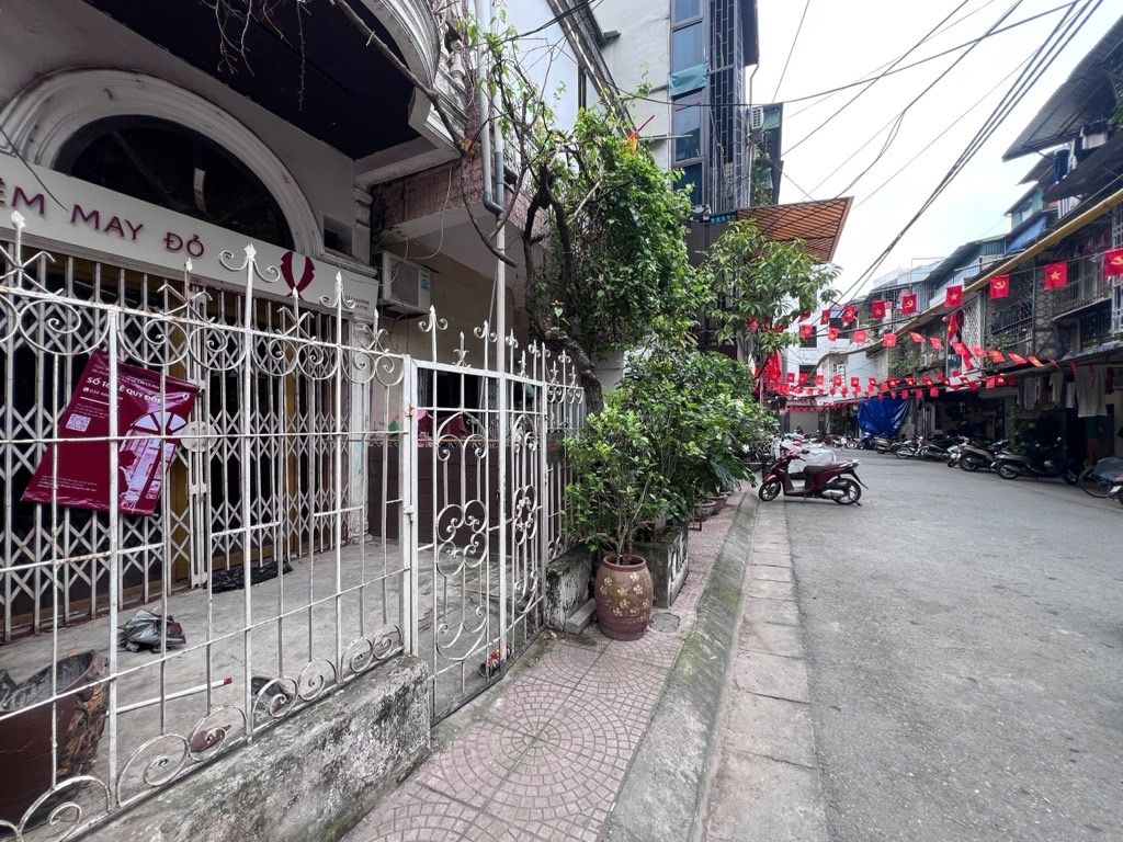 Bán nhà Hồng Hà - diện tích 36m2 3 tầng - ô tô - giá 10,9 tỷ