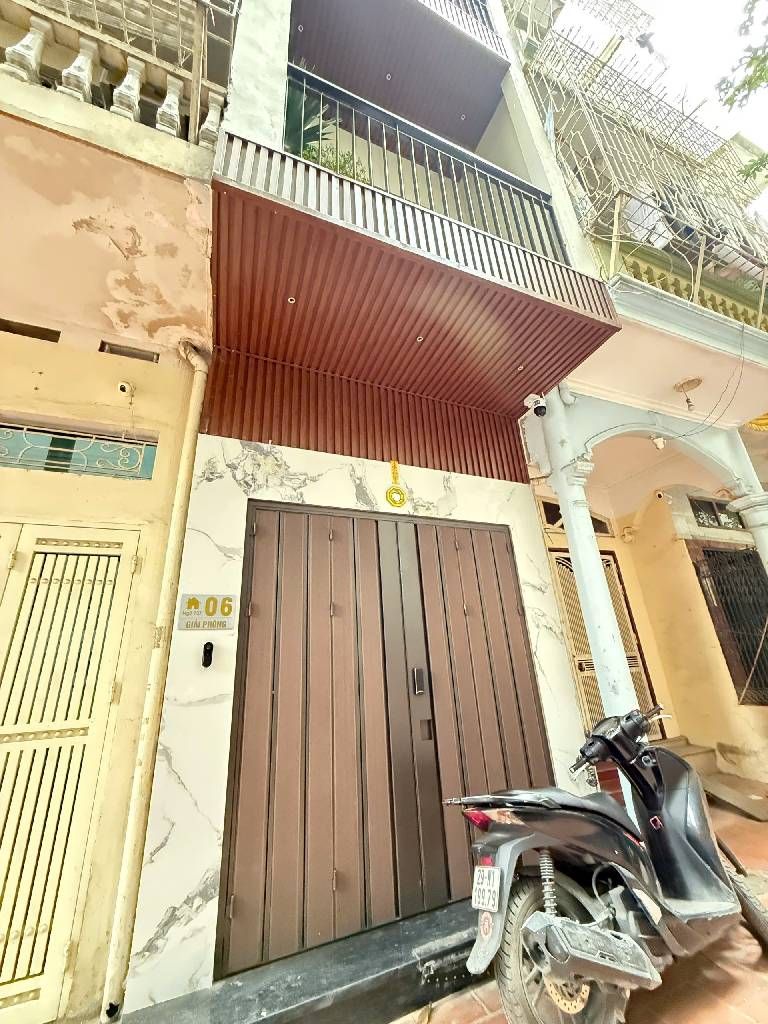 Bán nhà Giải Phóng - diện tích 43.6m2 5 tầng - Ô tô 7 chỗ đỗ cửa - giá 18,2 tỷ