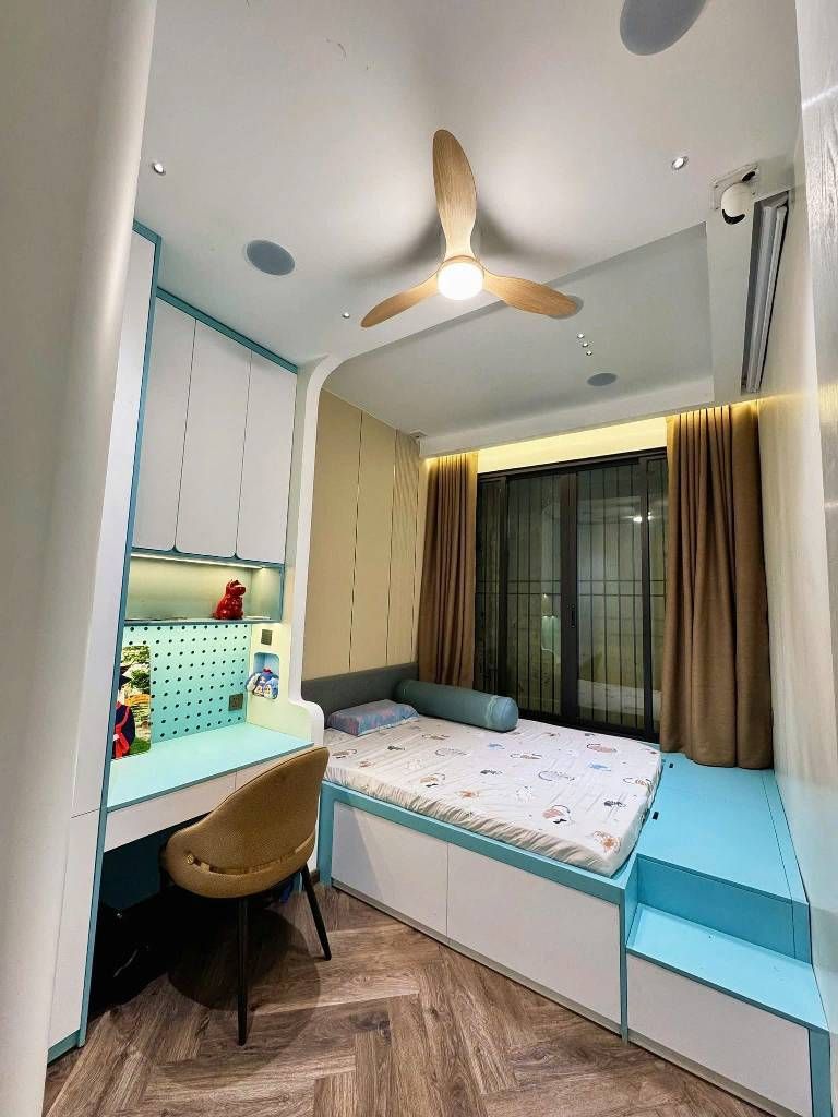 Bán nhà Giải Phóng - diện tích 43.6m2 5 tầng - Ô tô 7 chỗ đỗ cửa - giá 18,2 tỷ