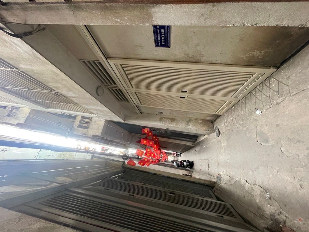 Bán nhà Nguyễn Cao - diện tích 45m2 4 tầng - ô tô tránh - giá 13,5 tỷ