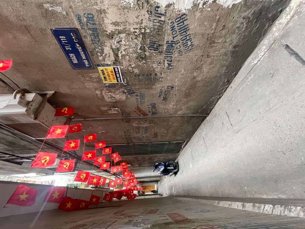 Bán nhà Nguyễn Cao - diện tích 45m2 4 tầng - ô tô tránh - giá 13,5 tỷ