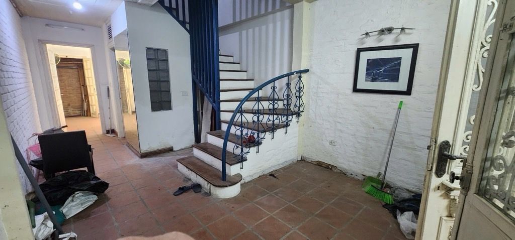 Bán nhà Nguyễn Cao - diện tích 45m2 4 tầng - ô tô tránh - giá 13,5 tỷ