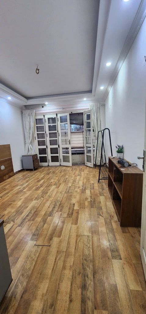 Bán nhà Nguyễn Cao - diện tích 45m2 4 tầng - ô tô tránh - giá 13,5 tỷ