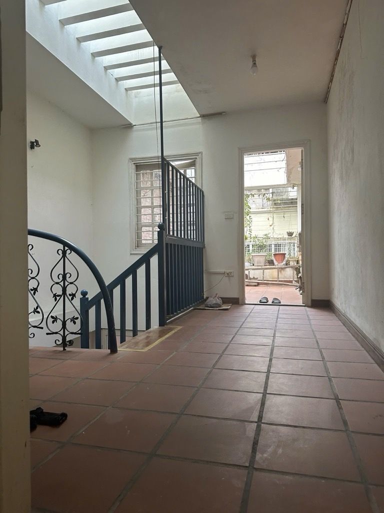 Bán nhà Nguyễn Cao - diện tích 45m2 4 tầng - ô tô tránh - giá 13,5 tỷ